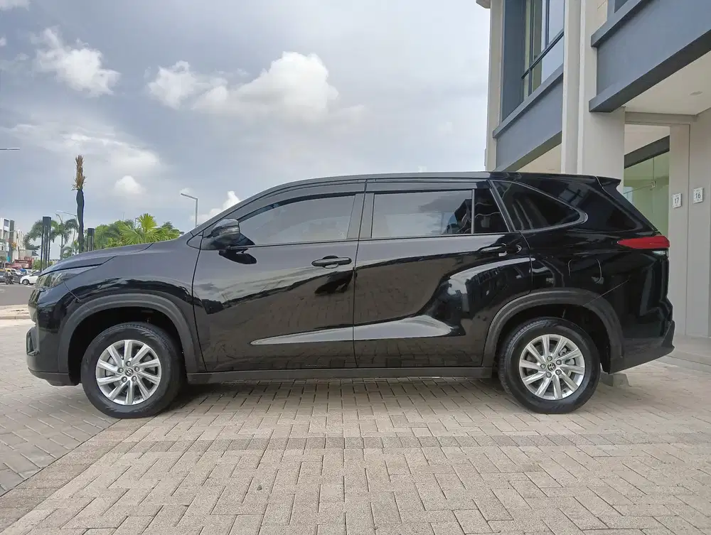 Toyota Kijang Innova 2023 Bensin