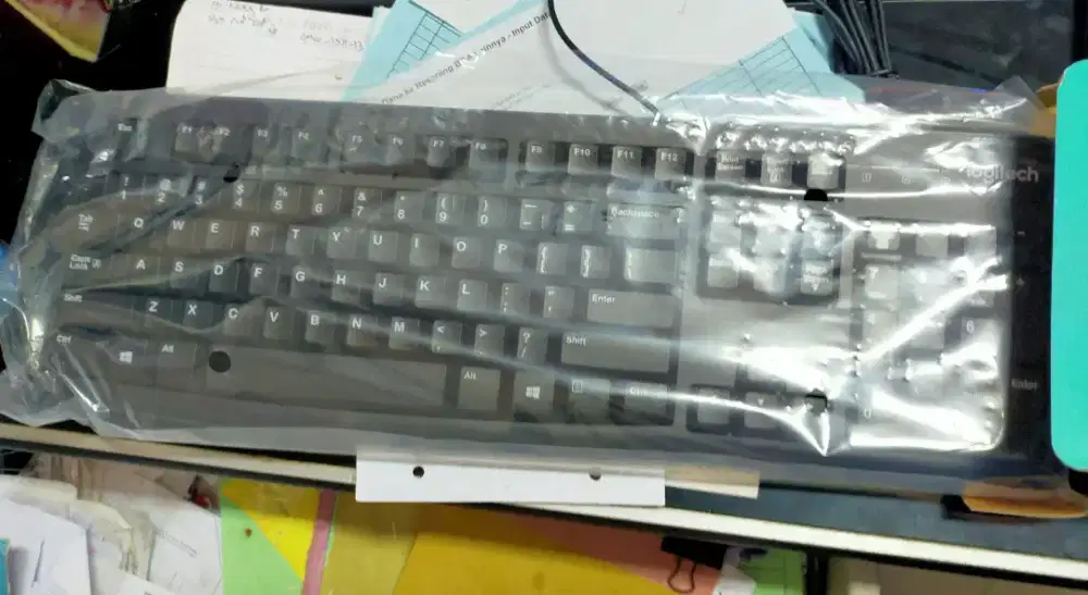 Keyboard merek Logitech tipe k120 usb