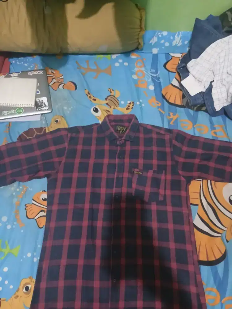 Kemeja flanel lengan panjang