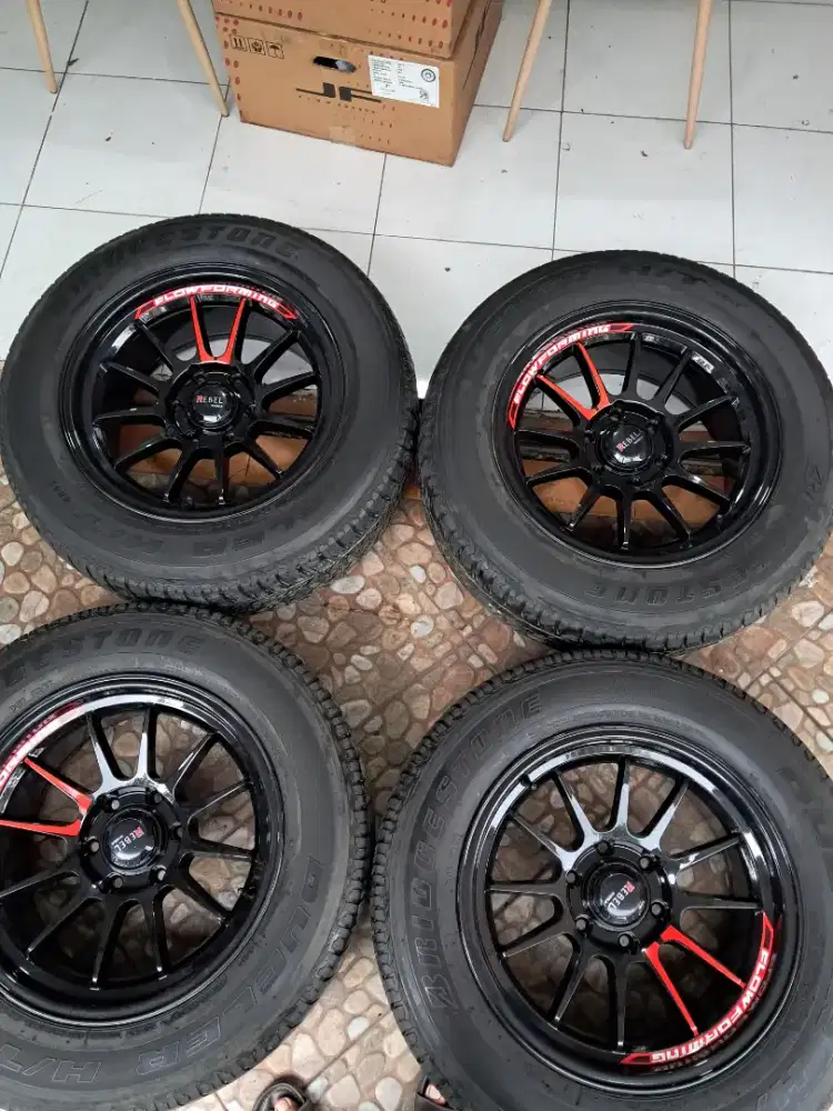 Velg venom 5 ring 18x9 pcd 6x139,7 ET 0 ban 265/60 R18