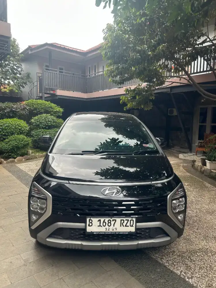 Hyundai stargezer essential 2024 km rendah pribadi