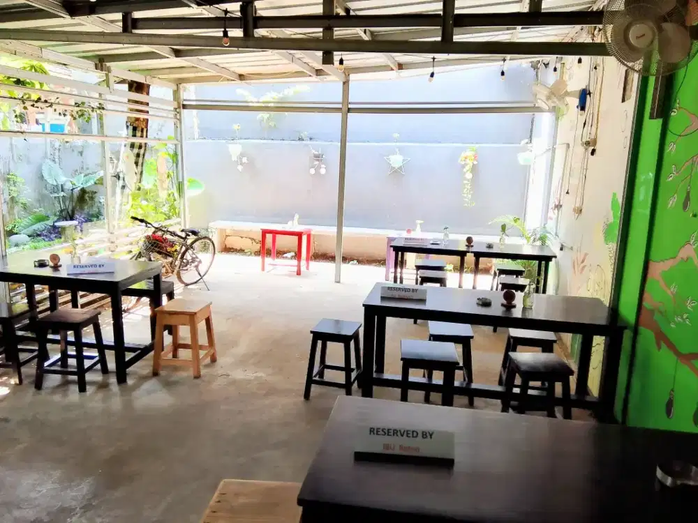 Pelayan kedai kopi+Toko