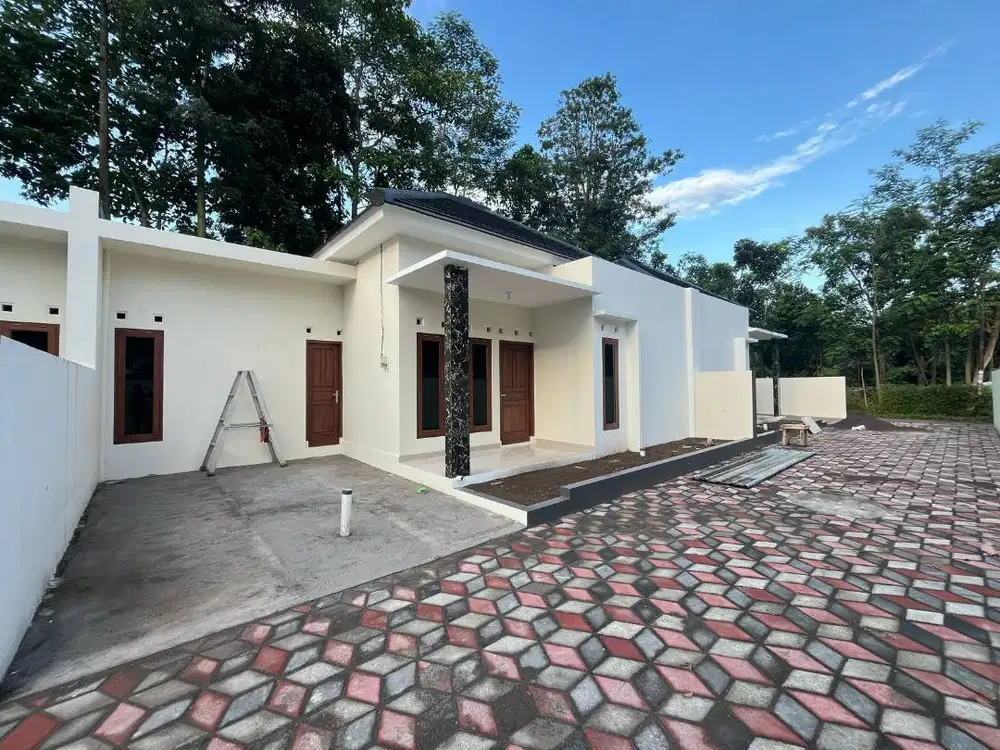 RUMAH MODERN SIAP HUNI 750 JUTA DI JL KEBONAGUNG MLATI