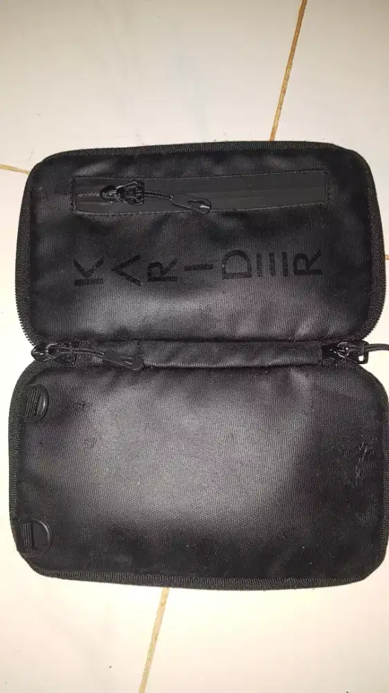 Tas dompet kartu dan hp