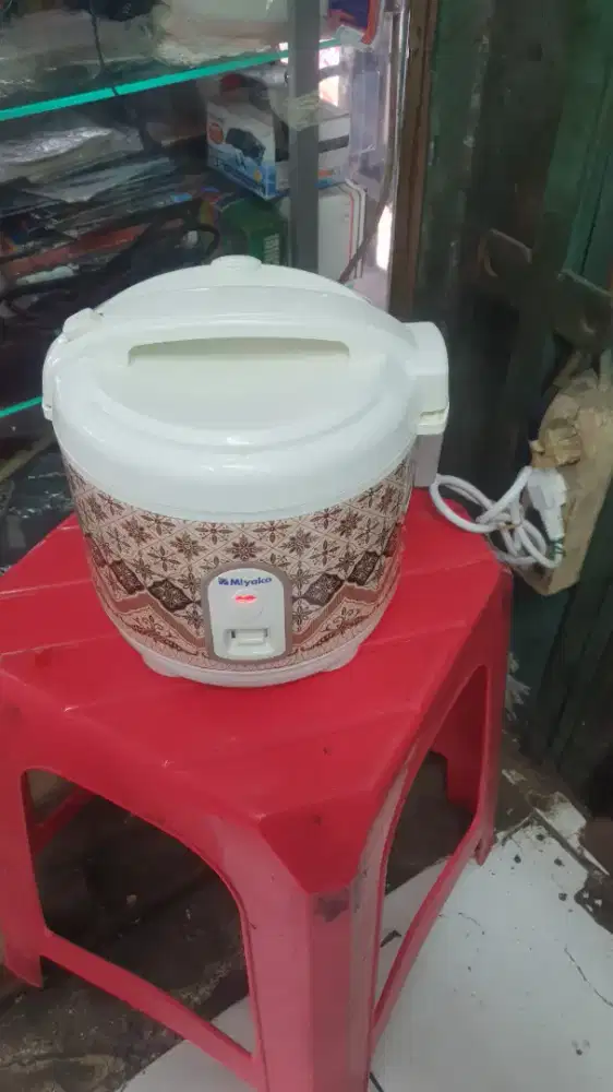 Rice Cooker Miyako PSG 607 Seken Bekas Pakai Kondisi Bagus Berfungsi
