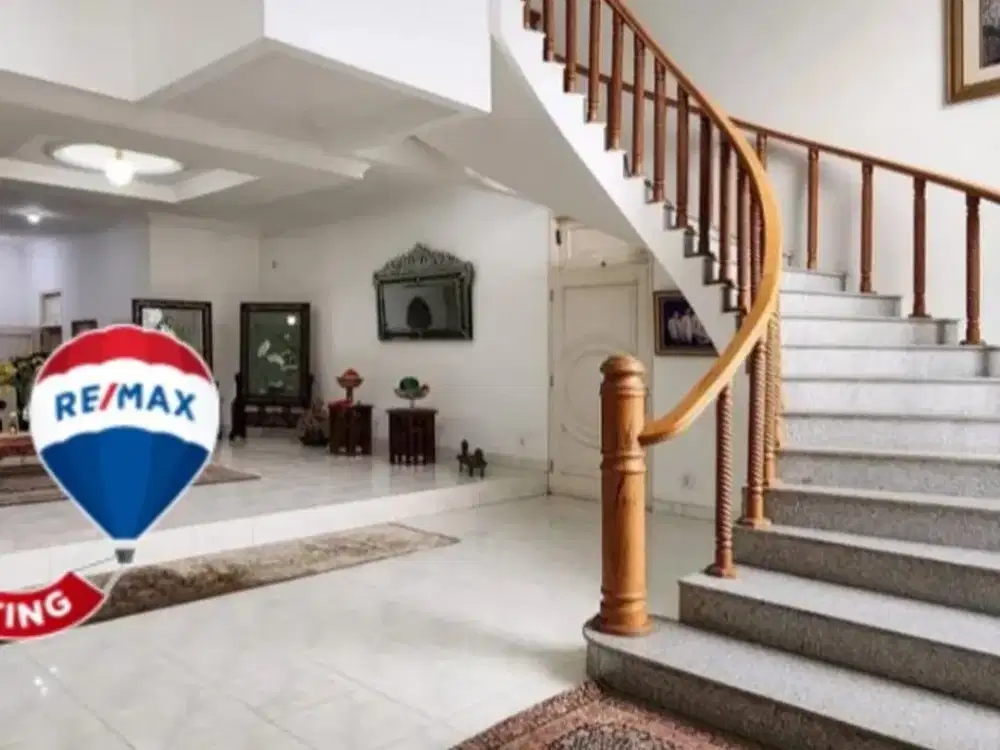 DIJUAL RUMAH MEWAH CLASISIC DI DAERAH CILANDAK JAKARTA SELATAN