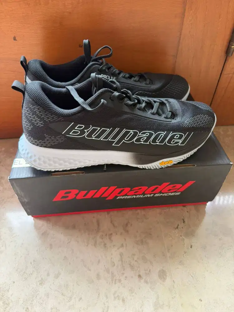 Sepatu Padel Bullpadel Xplo Vibram 2025 - Used Once - Size 43