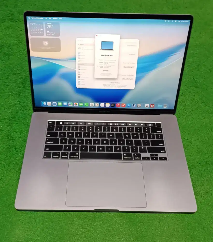 Macbook Pro 2019 16inch i7 32/512 Grey Touchbar Dual VGA Mulus Murah
