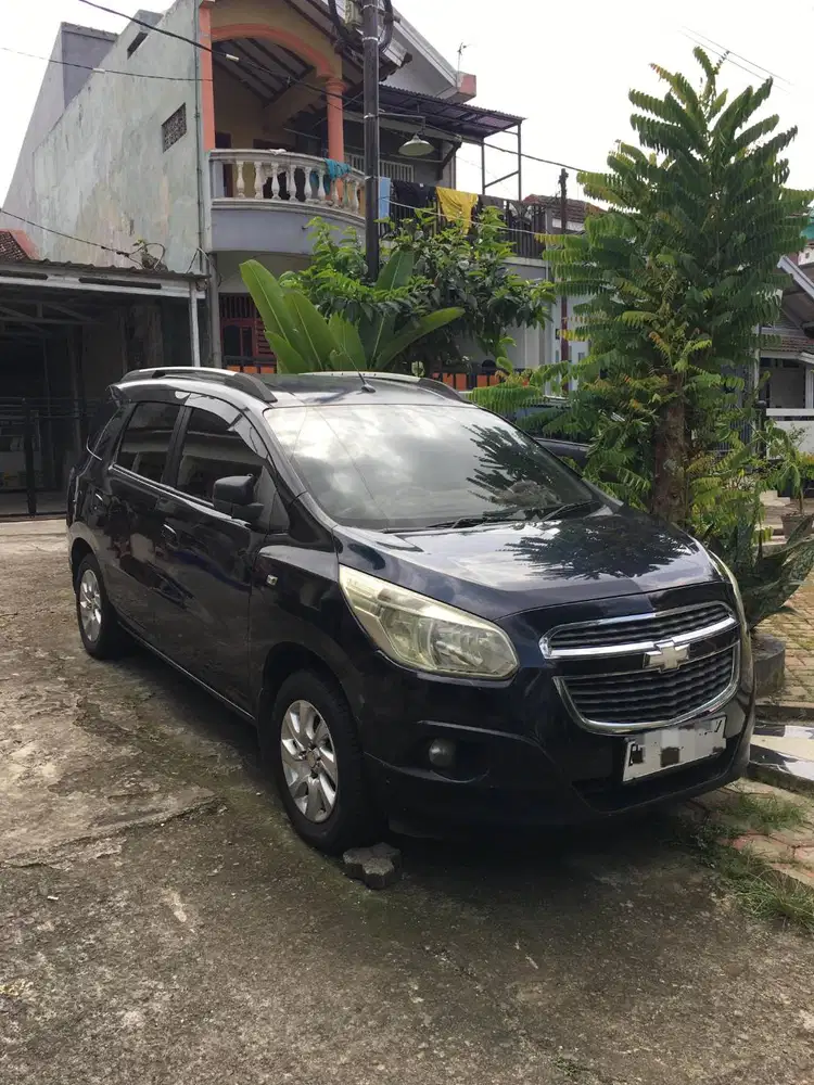 DI JUAL CHEVROLET SPIN LTZ 1.5 BENSIN AT 2013