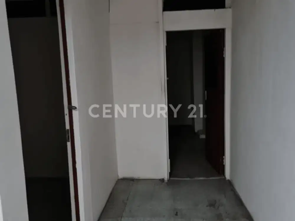 Rumah Tua Lokasi Strategis Di Tanjung Duren Dalam Jak Bar S7381