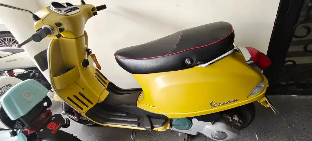 Piaggio Vespa Kuning mulus banget