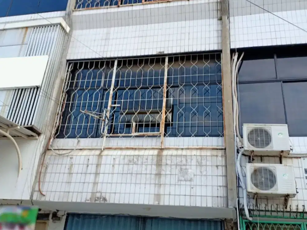 Ruko Strategis di Jl. Mangga Green Ville Jakarta Barat – 4 Lantai, 240 m²,  HGB