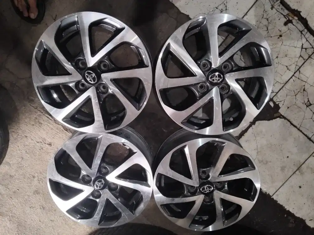 Velg agya TRD plus ban goodyear nik 24