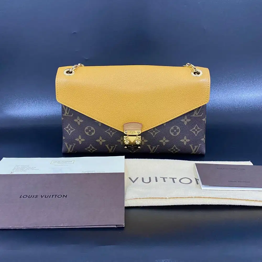 Lv pallas chain monogram yellow