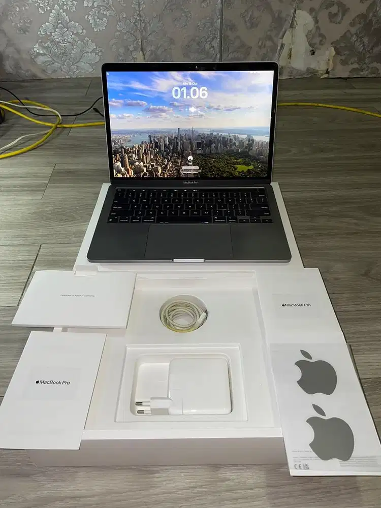 Macbook Pro M2 8/512GB Space grey