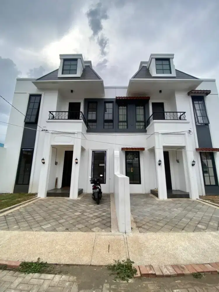 Rumah Baru American Classic dijual di Blimbing Kota Malang