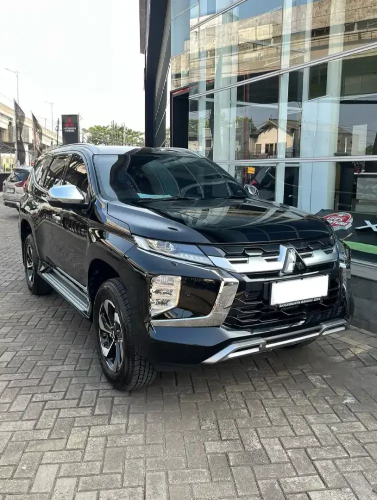 Mitsubishi Pajero Dakar 4*2 at hitam thn 2025 on going