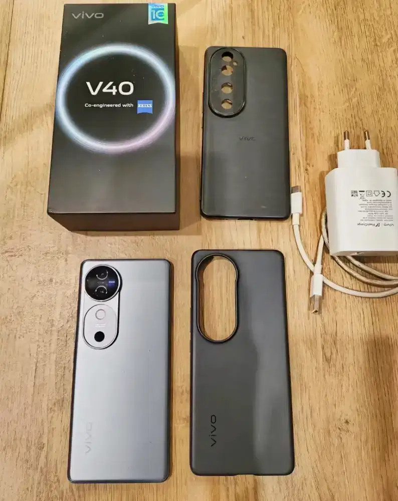 VIVO V40 5G Silver 12+12/256 Zeiss Lens