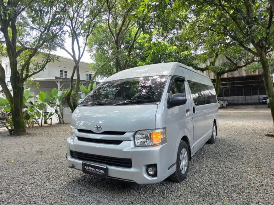 Toyota Hiace 2.5 Commuter MT 2019 Silver ASTINA MOBIL No Hiace Premio