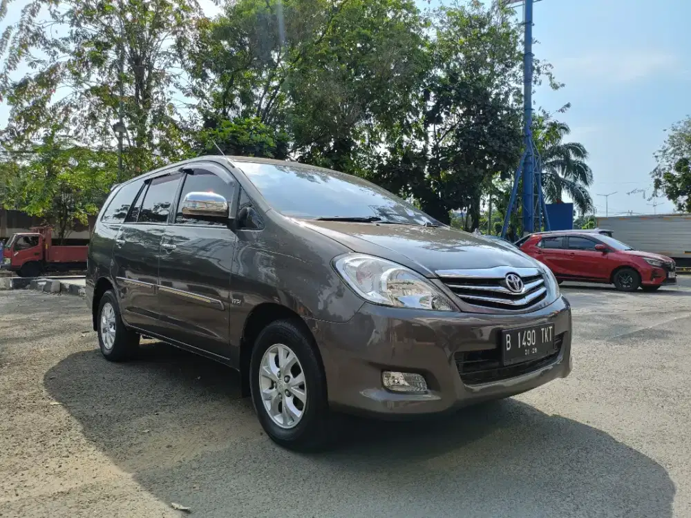 Toyota Kijang Innova 2.0 G Luxury AT 2011 Abu-abu Met