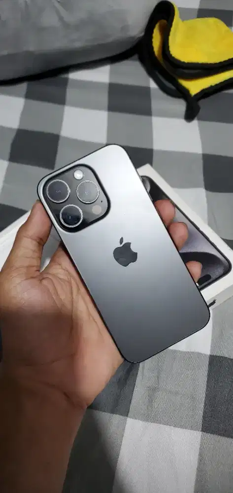 Iphone 15 pro 128 black garansi blibli