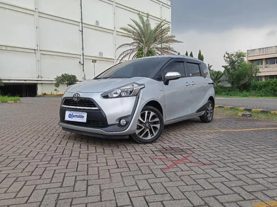 TDP 8,JT Toyota Sienta 1.5 V Bensin-AT Silver 2017