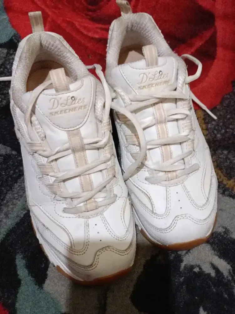 Sepatu Skechers SIZE 37 ORIGINAL