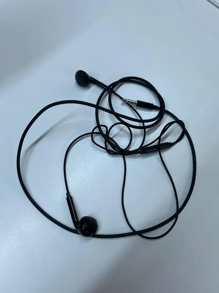 Head set telinga hitam