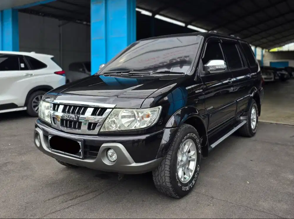 Isuzu Panther Grand Touring Manual 2016 / Innova