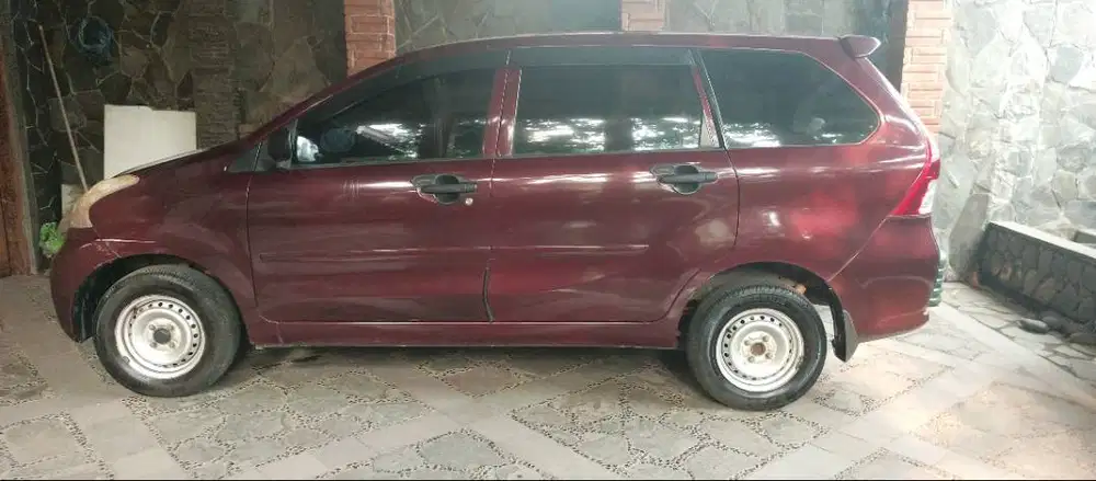 Dijual Daihatsu Xenia 2013 1.3 X M/T