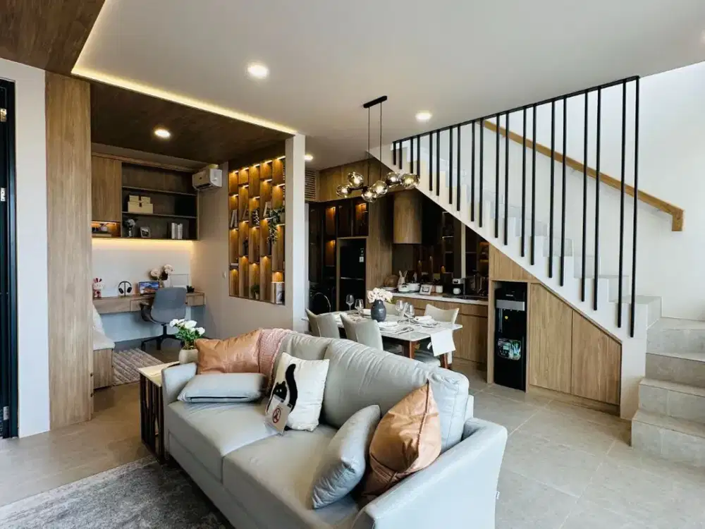 Rumah Cocok Untuk Pasangan Muda 2 Lantai Dekat Stasiun