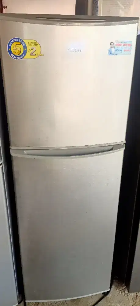 Forsale kulkas 2 pintu merk Aqua