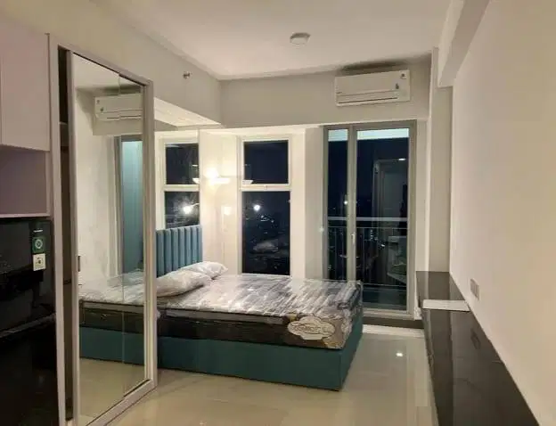 DISEWAKAN TAHUNAN BULANAN APARTEMEN STUDIO BENSON FURNISHED MODERN