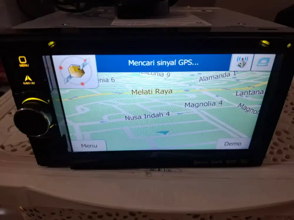 TV Clarion NX Radio/ DVD/Komplit GPS/Navigasi/BlueTooth/USB/Normal