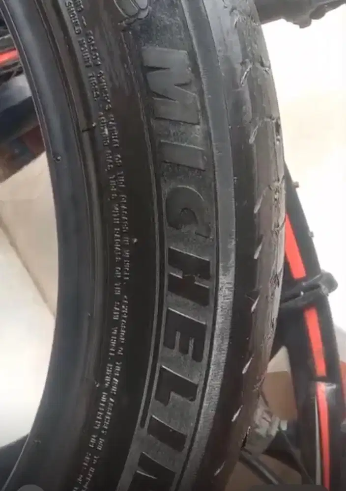 Ban Michelin 245/45/R19