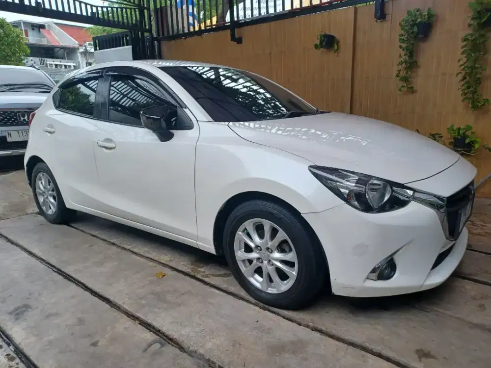 Mazda 2 skyaktif siap pakai