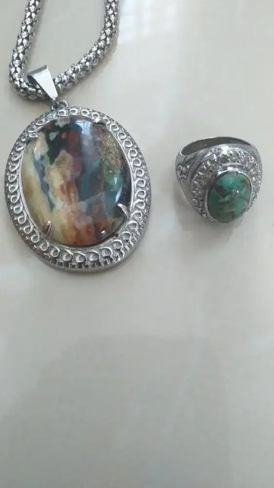 Jual batu cincin virus urat emas dan kalung liontin batu pancawarna