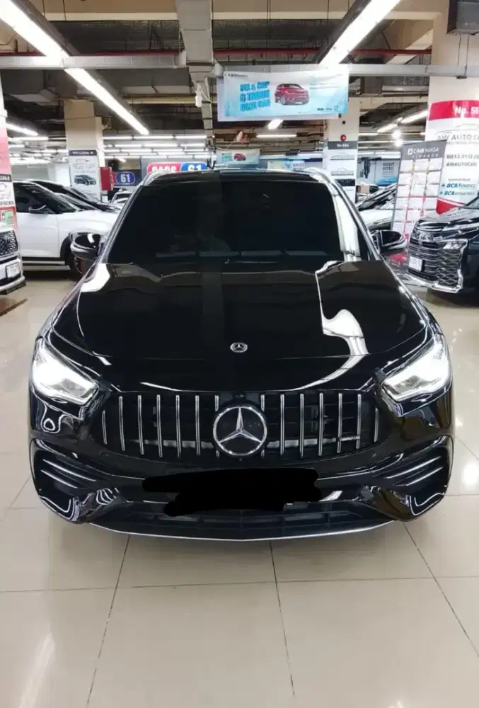SEDANG MENCARI MOBIL MERCEDES-BENZ GLA35 AMG