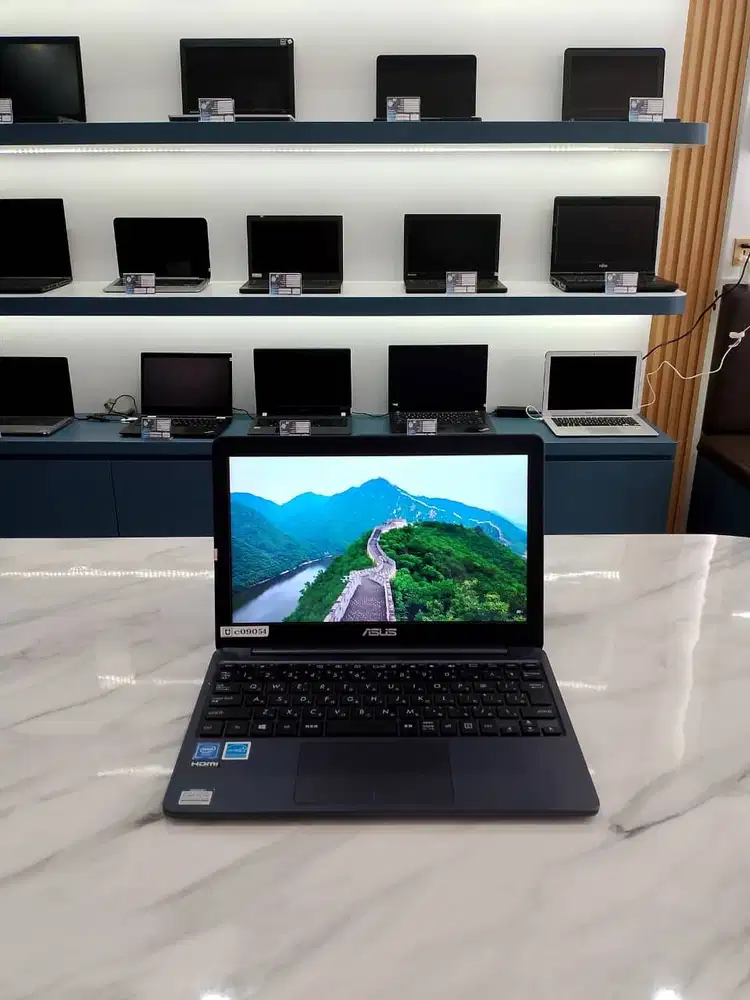 [AS10] Laptop Rendering Intel Nseries 4GB SSD Cocok Untuk Mahasiswa