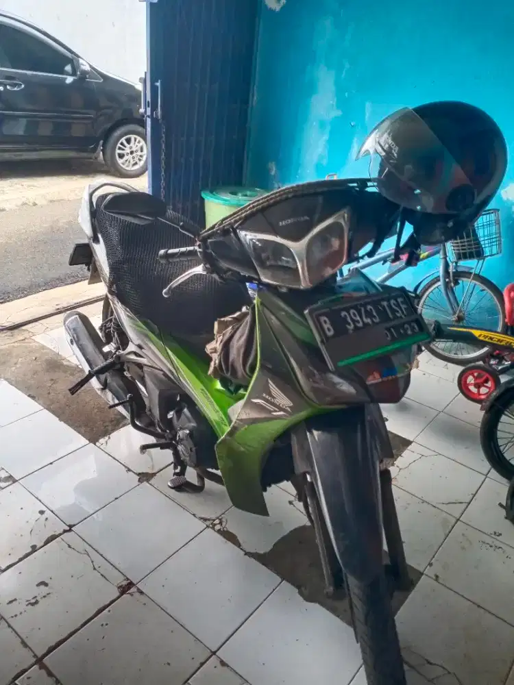 Supra x 125 helm in 2012