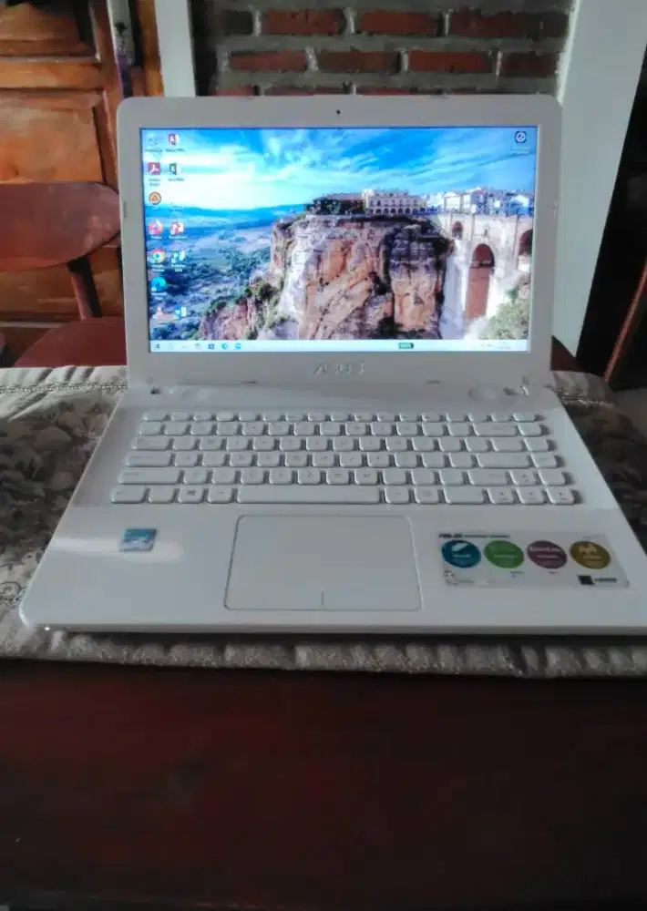 Dijual Cepat Murah Laptop Asus X441N
