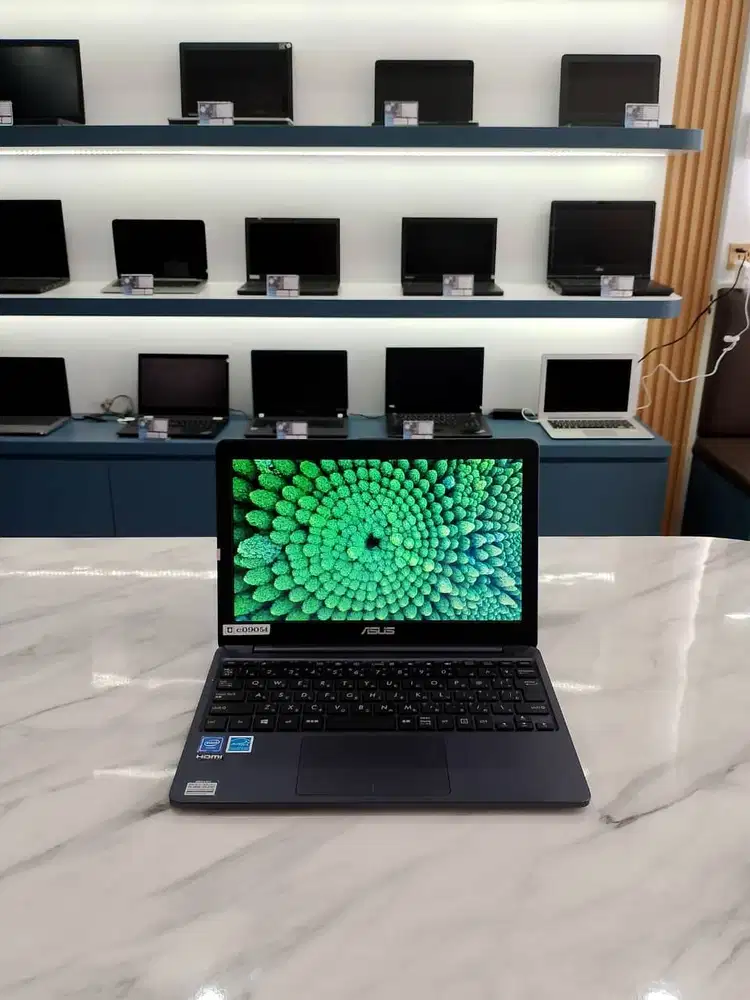 [AS10] Laptop Desain Intel Nseries 4GB SSD 12Inch Cocok Untuk Pelajar