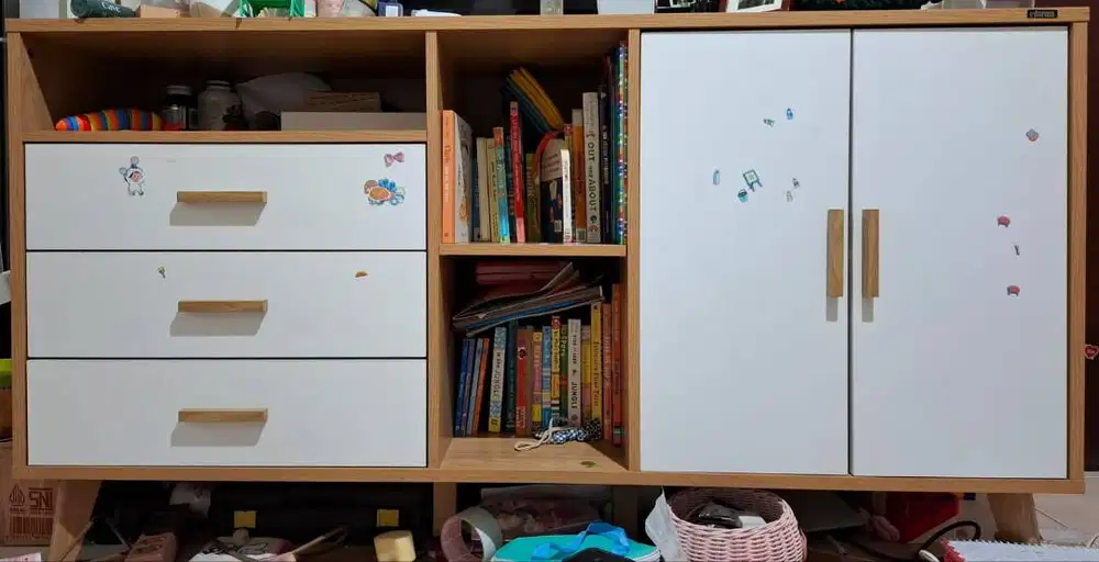 Dijual cepat kabinet Informa Grecia