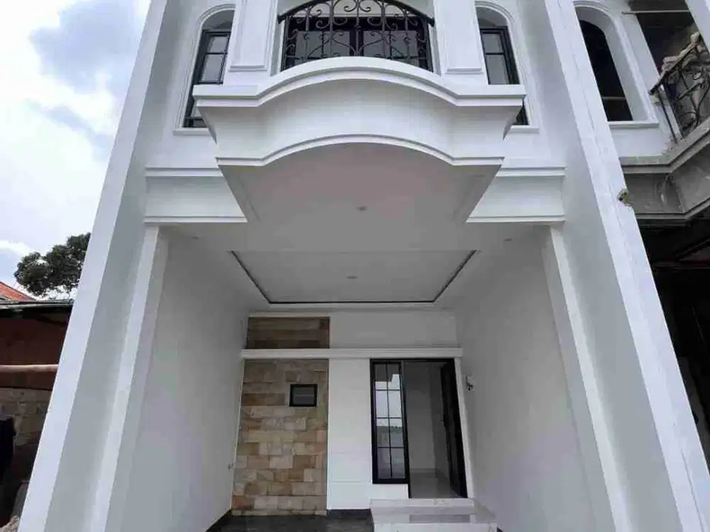 Rumah 2 lantai bangunan baru, lokasi strategis, harga terbaik, bebas banjir rekomendasi.