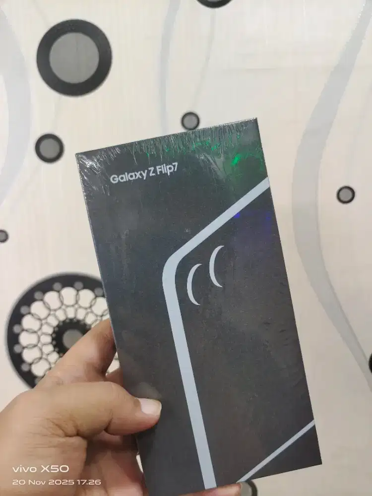 Samsung Flip 7 12/512 mantap