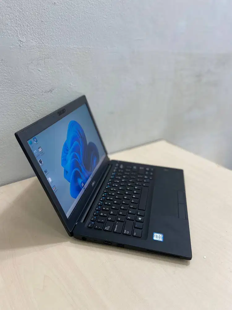 Laptop Dell 7280 slim ringan core i5 gen6 ram 8gb ssd 256 12inch ec