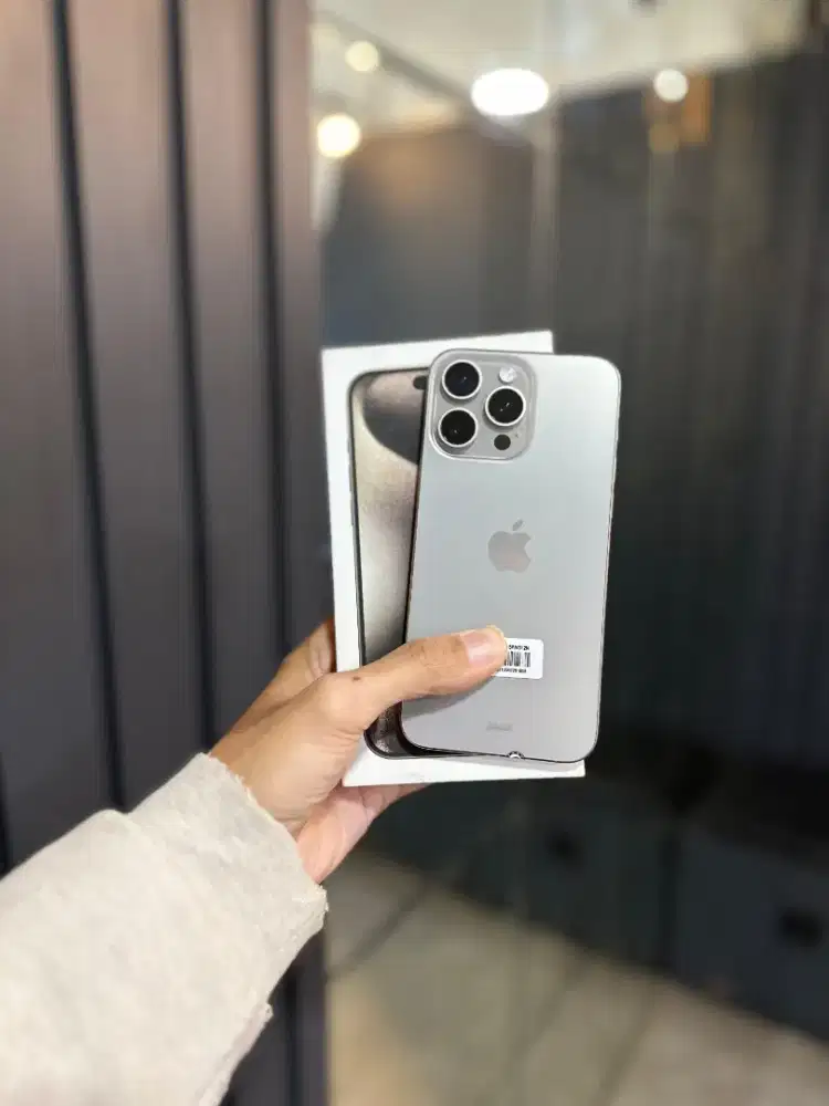 Iphone 15 pro Max 512 gb garansi ibox fullset bisa cicilan