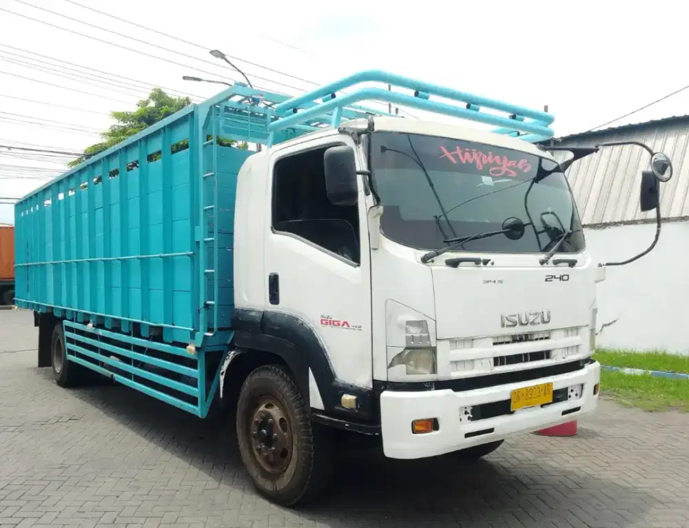 Isuzu Giga FVR34S 240ps Bak 2012