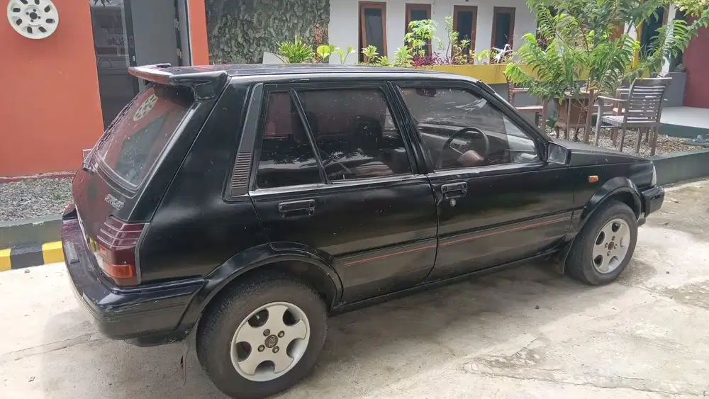 Toyota Starlet 1988 Bensin Hitam - Clasic