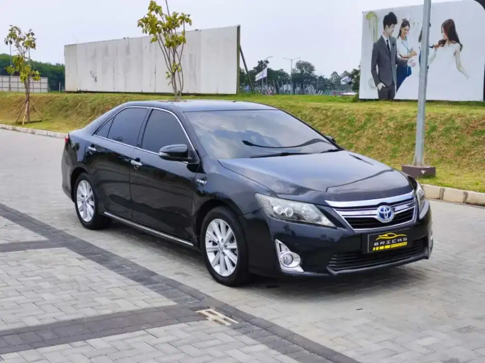 Camry 2.5, hybrid, AT, 2014